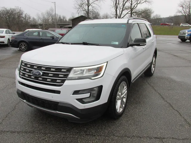 2017 Ford Explorer XLT's photo