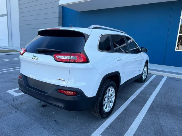 2017 Jeep Cherokee Latitude - Photo 21
