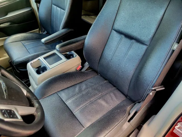 2015 Chrysler Town & Country Touring - Photo 13