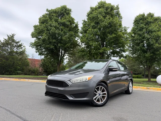 2015 Ford Focus Sedan SE's photo