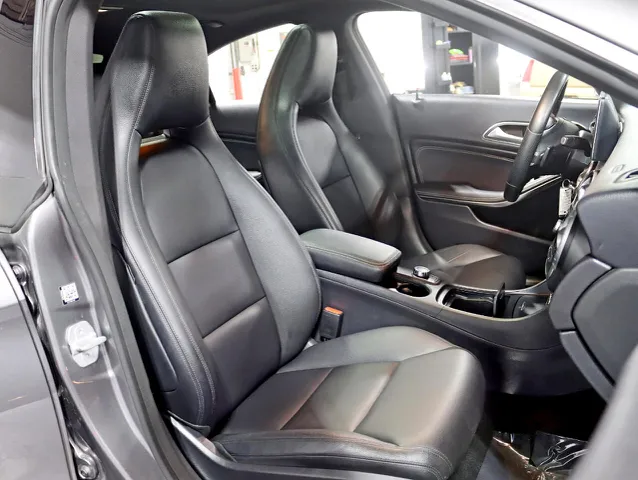 2014 Mercedes Benz CLA 250 4MATIC photo 22