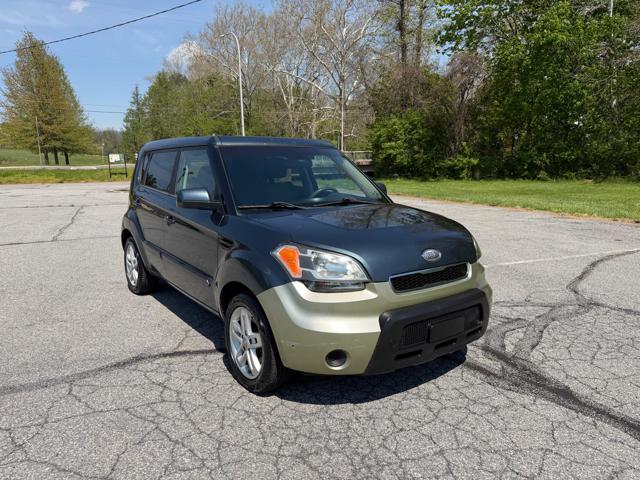 2011 Kia Soul +