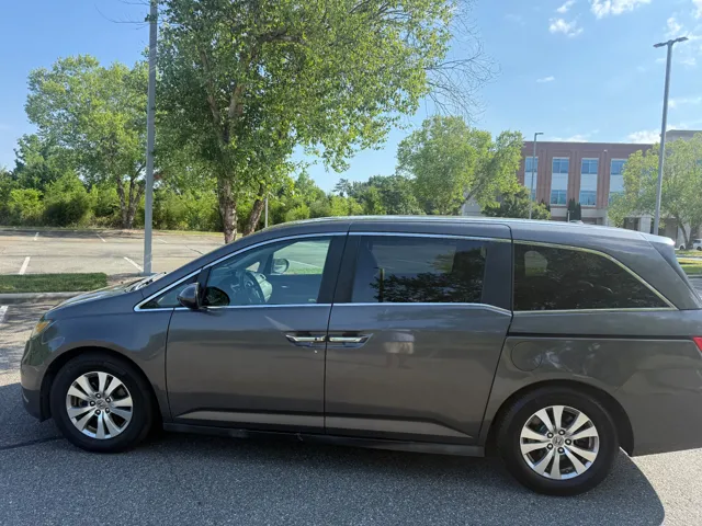 2015 Honda Odyssey EX-L - Photo 2