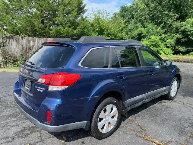 2010 Subaru Outback Premium 2.5i photo 4