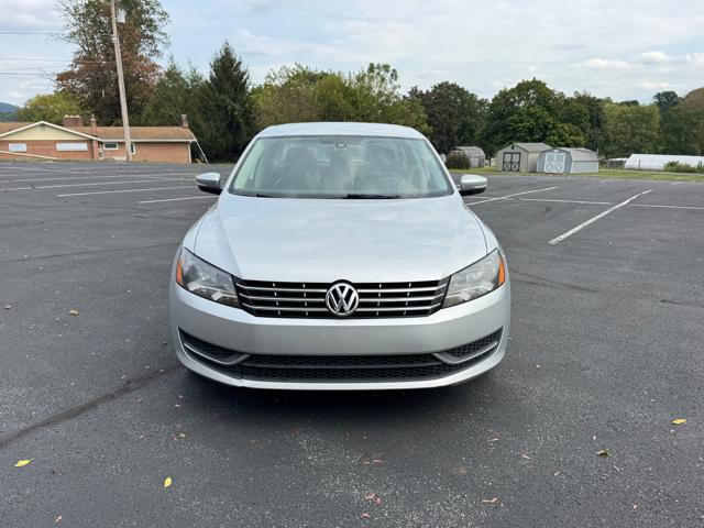 2015 Volkswagen Passat TDI SE 6M w/ Sunroof
