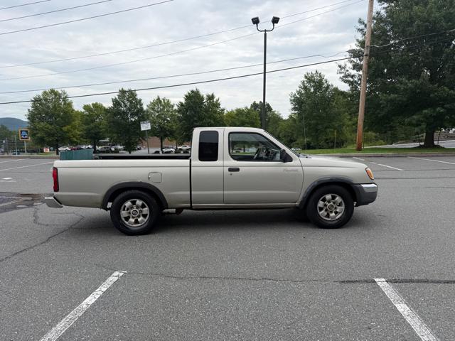 1999 Nissan Frontier XE King Cab 2WD