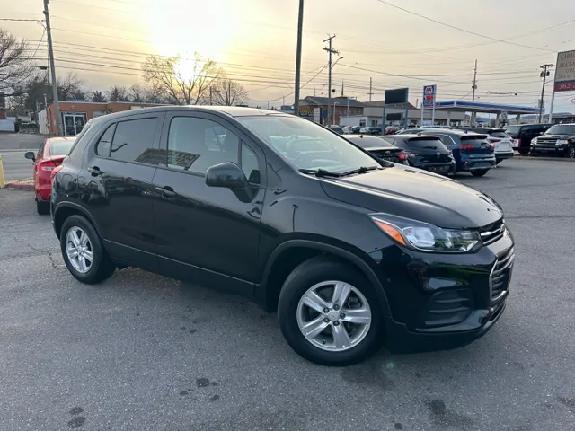 2020 Chevrolet Trax LS - Photo 2