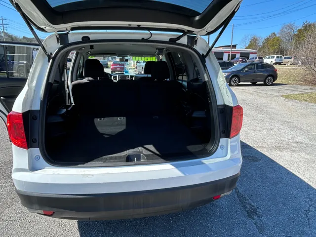 2017 Honda Pilot LX - Photo 8