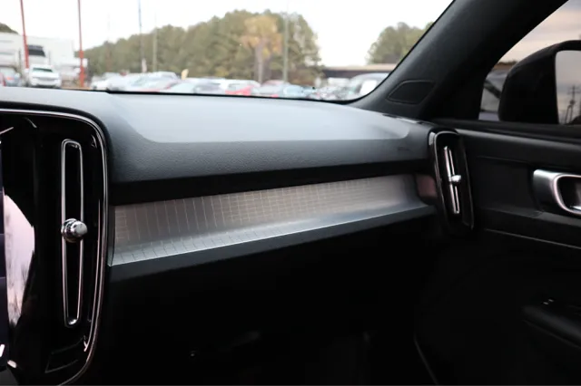 2020 Volvo XC40 Momentum - Photo 29