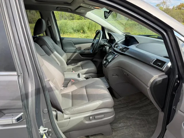 2015 Honda Odyssey EX-L photo 16