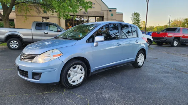2011 Nissan Versa's photo