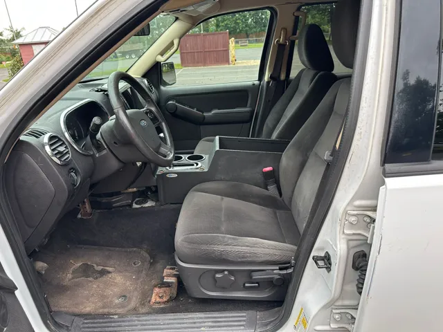 2010 Ford Explorer XLT photo 6
