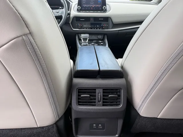 2023 Nissan Rogue SV - Photo 16