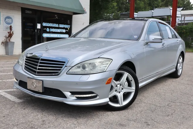 2010 Mercedes-Benz S-Class S550 4MATIC's photo
