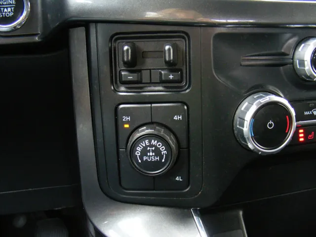 2023 Ford F-150 XLT - Photo 31