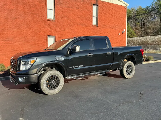 2018 Nissan Titan XD Pro-4X's photo