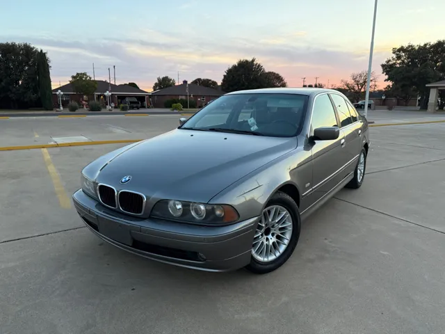 2002 BMW 5 Series 530i's photo