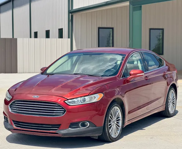 2014 Ford Fusion SE's photo