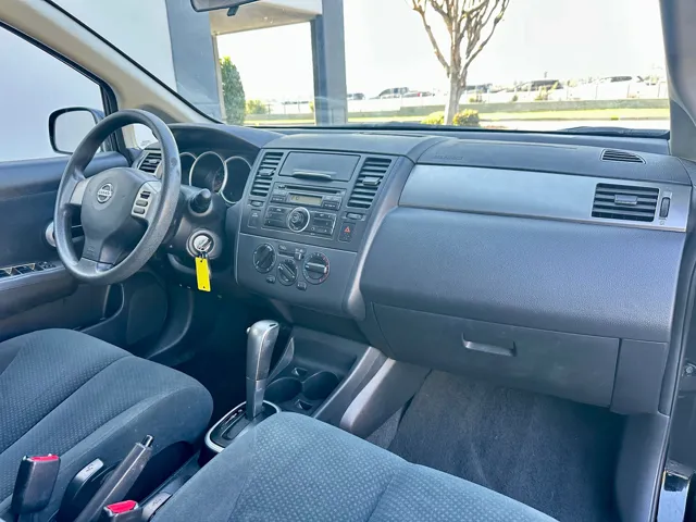 2011 Nissan Versa SL - Photo 41