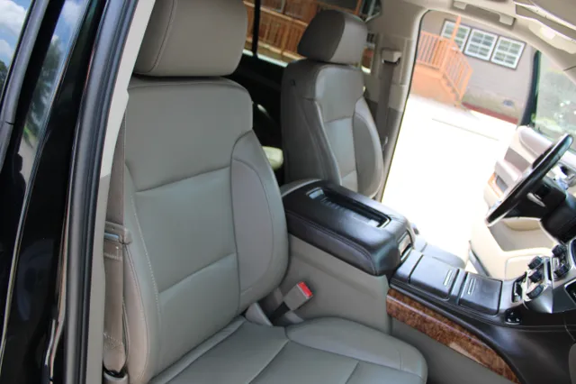 2015 Chevrolet Suburban LTZ - Photo 23