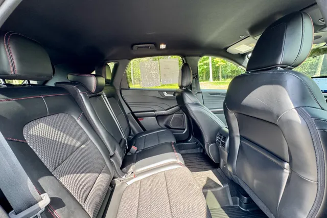 2023 Ford Escape ST-Line - Photo 31