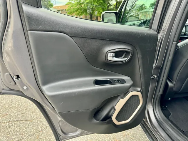 2017 Jeep Renegade Limited - Photo 22