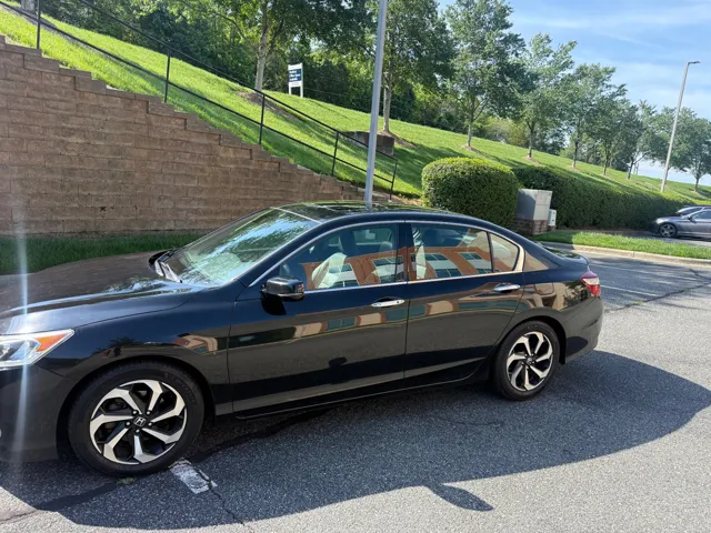 2017 Honda Accord EX-L V-6 Auto Navi w/Honda Sensing PZEV's photo