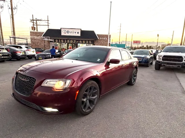 2021 Chrysler 300 S's photo