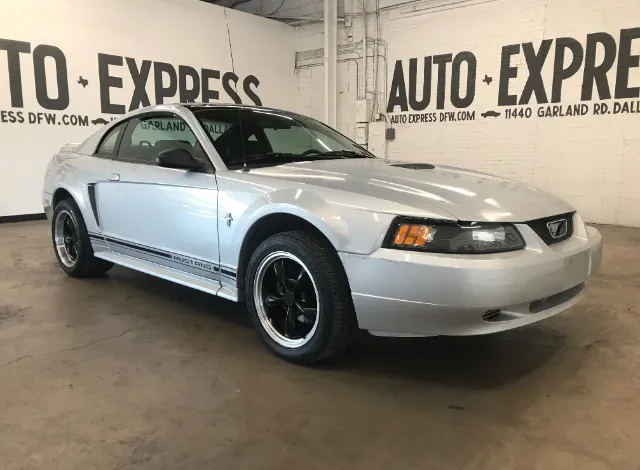 2000 Ford Mustang Base