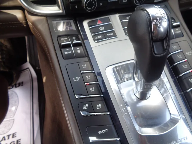 2015 Porsche Panamera S - Photo 93