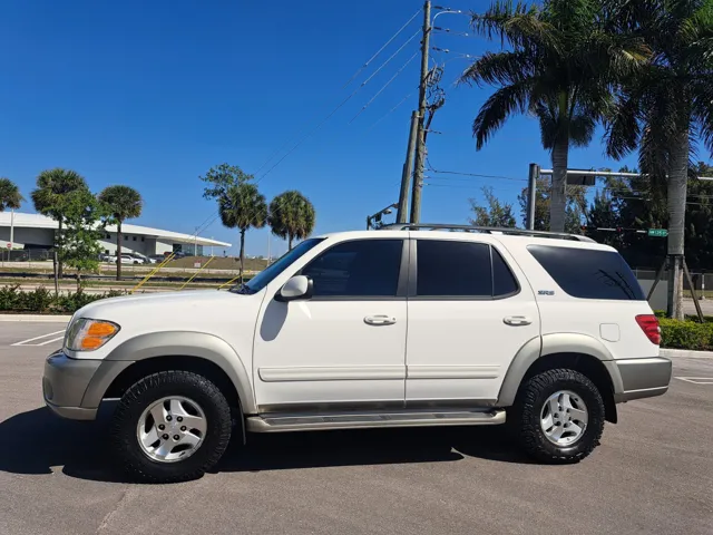 2004 Toyota Sequoia SR5