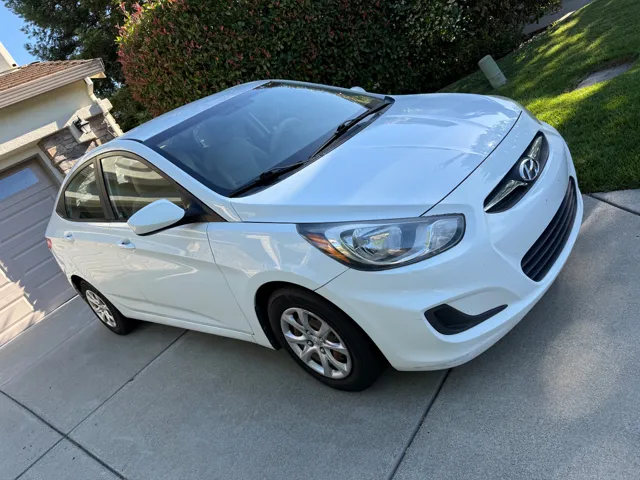 2014 Hyundai Accent GLS 4-Door 6-Speed Automatic's photo