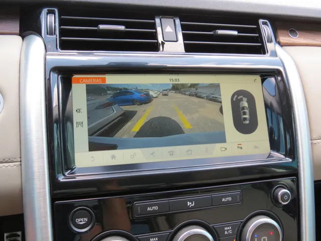 2018 Land Rover Discovery HSE photo 17