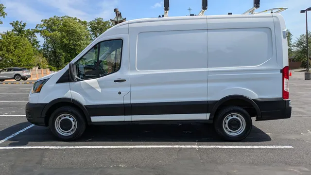 2022 Ford Transit's photo