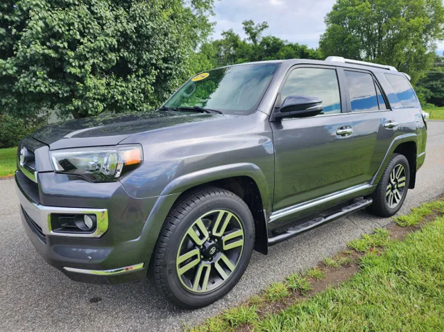 2014 Toyota 4Runner Limited 4WD V6 photo 2