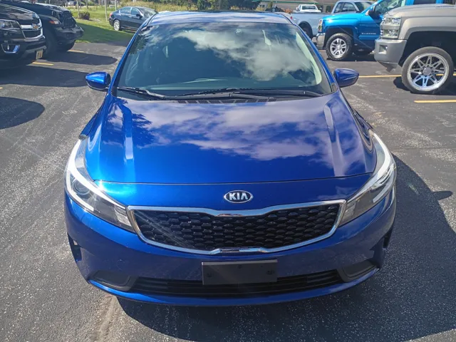 2017 Kia Forte LX Base photo 8