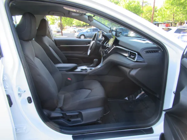 2021 Toyota Camry LE - Photo 19