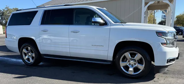 2018 Chevrolet Suburban Premier's photo