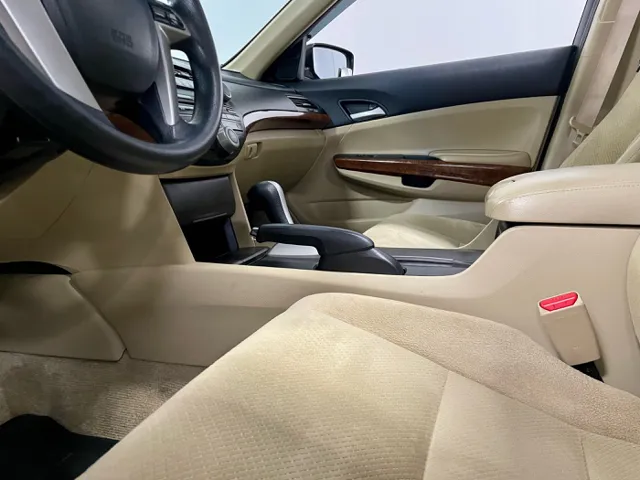 2011 Honda Accord EX photo 16