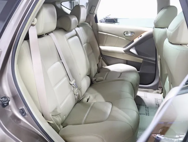 2011 Nissan Murano S photo 24