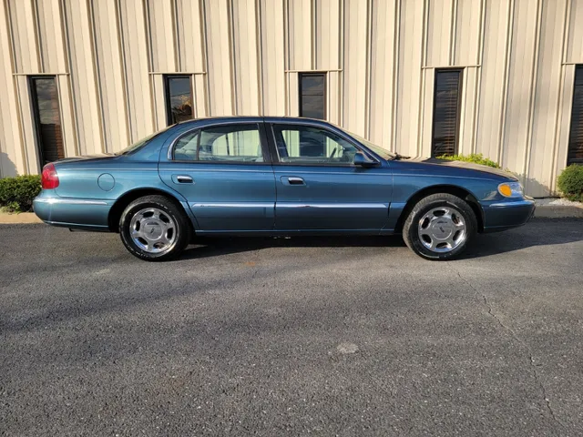 2001 Lincoln Continental Base
