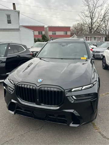 2023 BMW X7 40i's photo