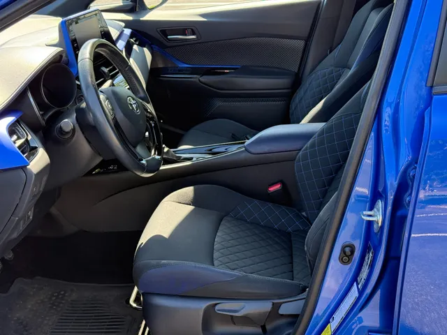 2021 Toyota C-HR XLE - Photo 13