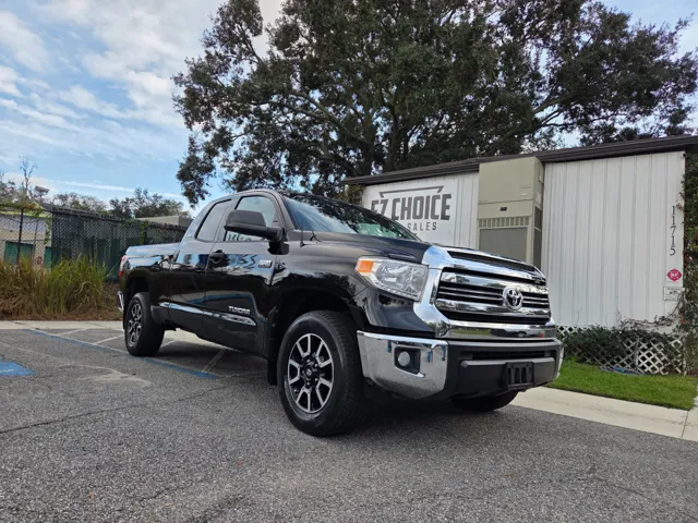 2017 Toyota Tundra SR5's photo