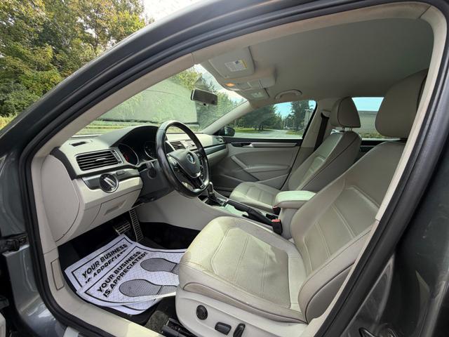 2017 Volkswagen Passat R-Line