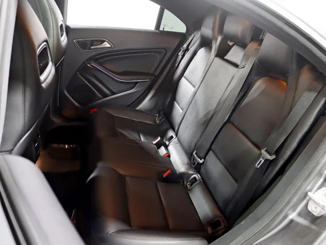 2014 Mercedes Benz CLA 250 4MATIC photo 23
