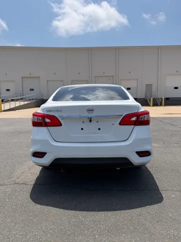 2017 Nissan Sentra S - Photo 5