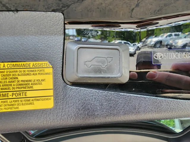 2013 Toyota Highlander Base Hybrid photo 11