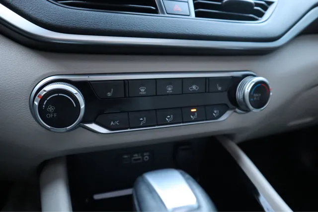 2022 Nissan Altima SV - Photo 22