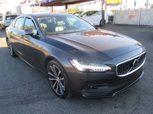 2021 Volvo S90 Momentum